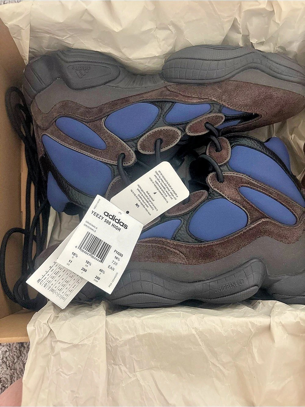 adidas YEEZY 500
Size 11
